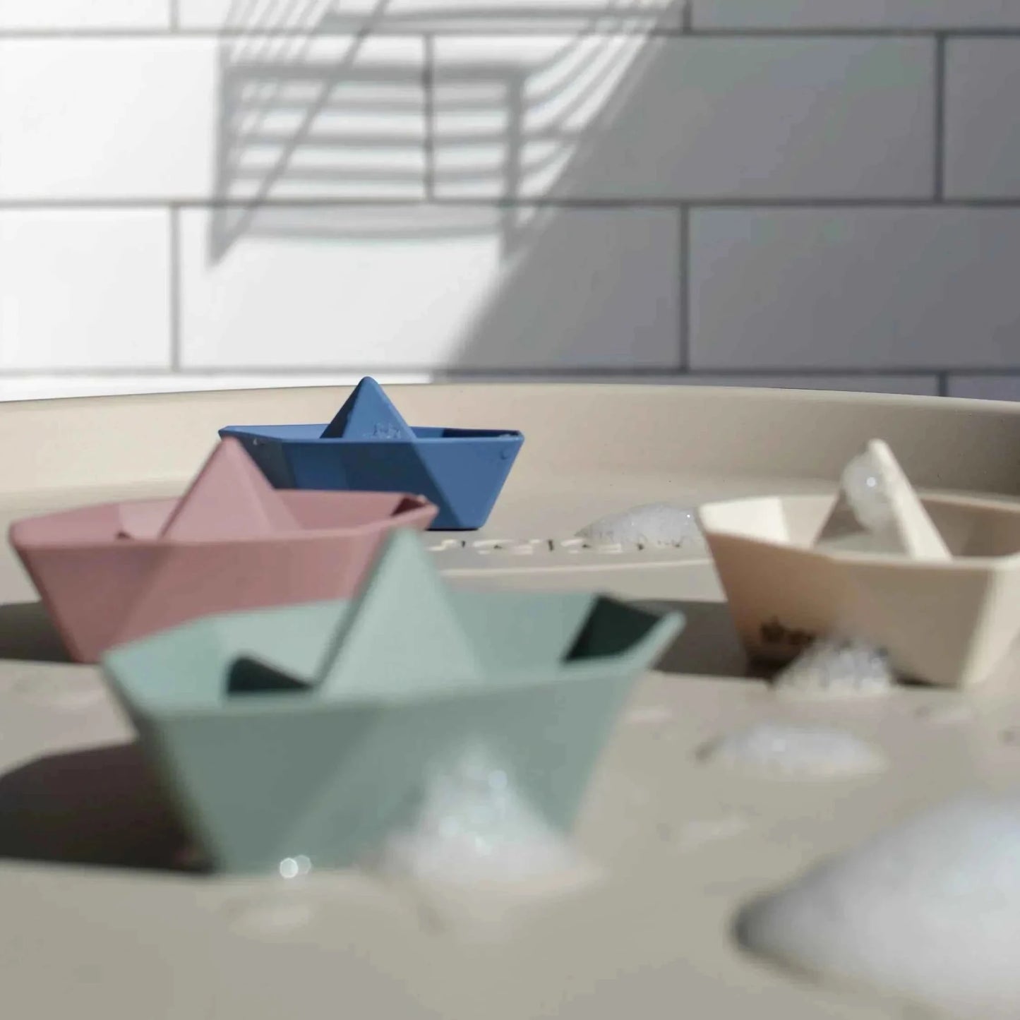 Shnuggle Stack and Sail Bath Boat Toys - Adenzo Comfies
