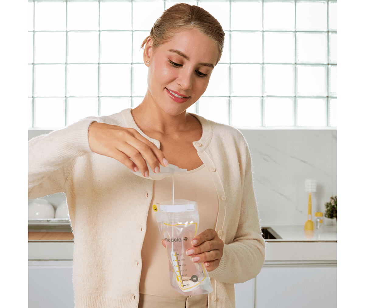 Medela In‑Bra Breast Milk Collector – 2 Pack (30ml Each) - Adenzo Comfies