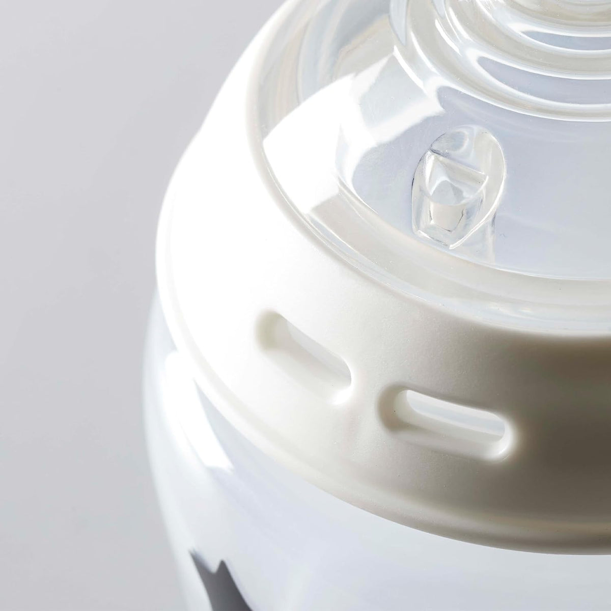 Tommee Tippee Complete Feeding Set with Electric Steam Steriliser- Black.