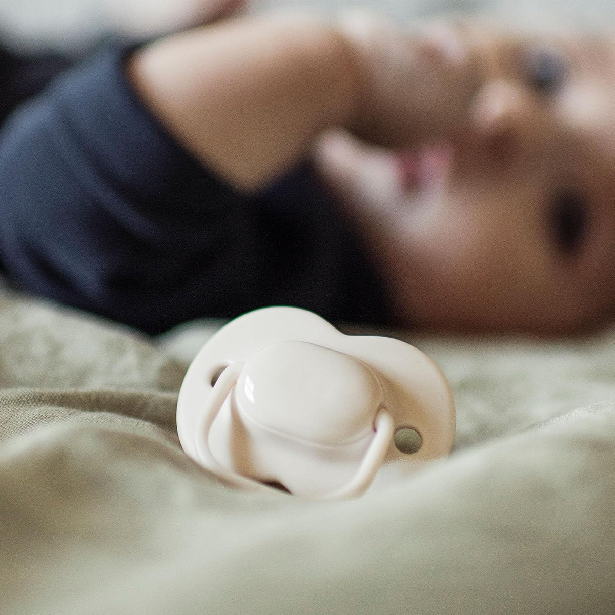 Tommee Tippee Cherry Latex Soother, 6-18 months, Coral and Blue, pack of 2 soothers with 100% natural latex baglet.