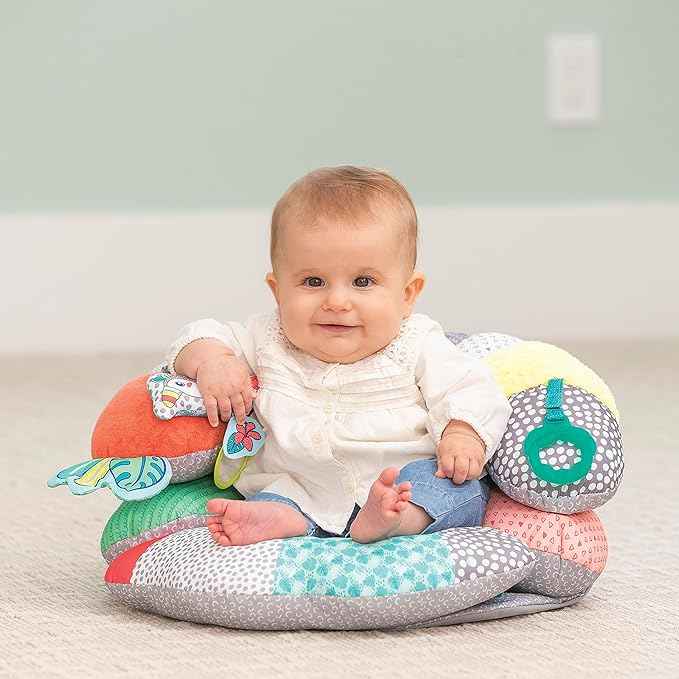 Infantino 2-in-1 Tummy Time & Seated Support - Pillow Support for Newborns and Older Babies, with Detachable Support Pillow and Toys, for Development of Strong Head and Neck Muscles