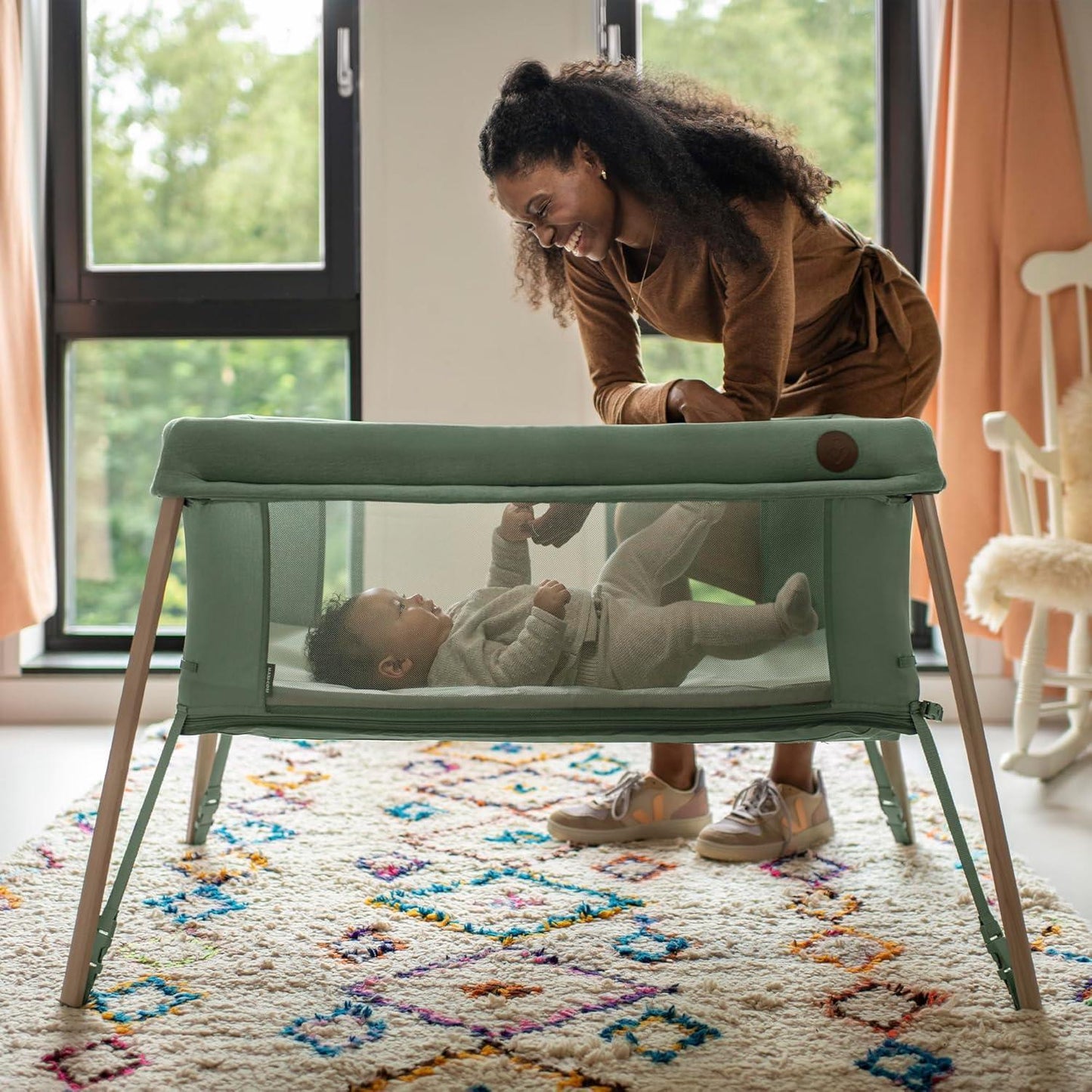 Maxi - Cosi Iris 2 - in - 1 Baby Travel Cot, 0 – 3 Years, up to 15 kg, Compact, 2 Sleeping Levels, Foldable & Lightweight, Thick Foam Mattress, Mesh Sides, Travel Bag, Eco Care, Beyond Graphite - Adenzo Comfies