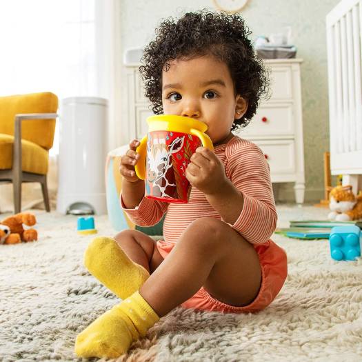 Munchkin Miracle 360° WildLove Trainer Cup| 6 oz/177 ml |Spill-Proof| BPA-Free Toddler Cup with 360° Drinking Edge - Eco-Friendly Packaging |Giraffe - Adenzo Comfies