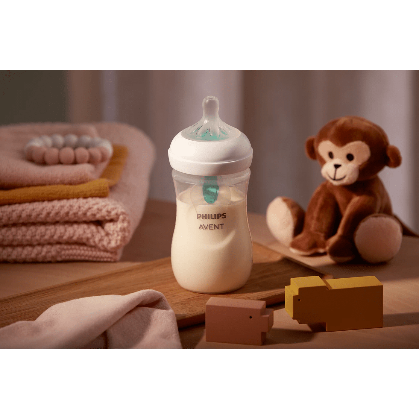 Philips Avent Natural Response Baby Bottle with AirFree Vent SCY673/01 – 260ml (9oz), BPA‑Free, 3–6m - Adenzo Comfies