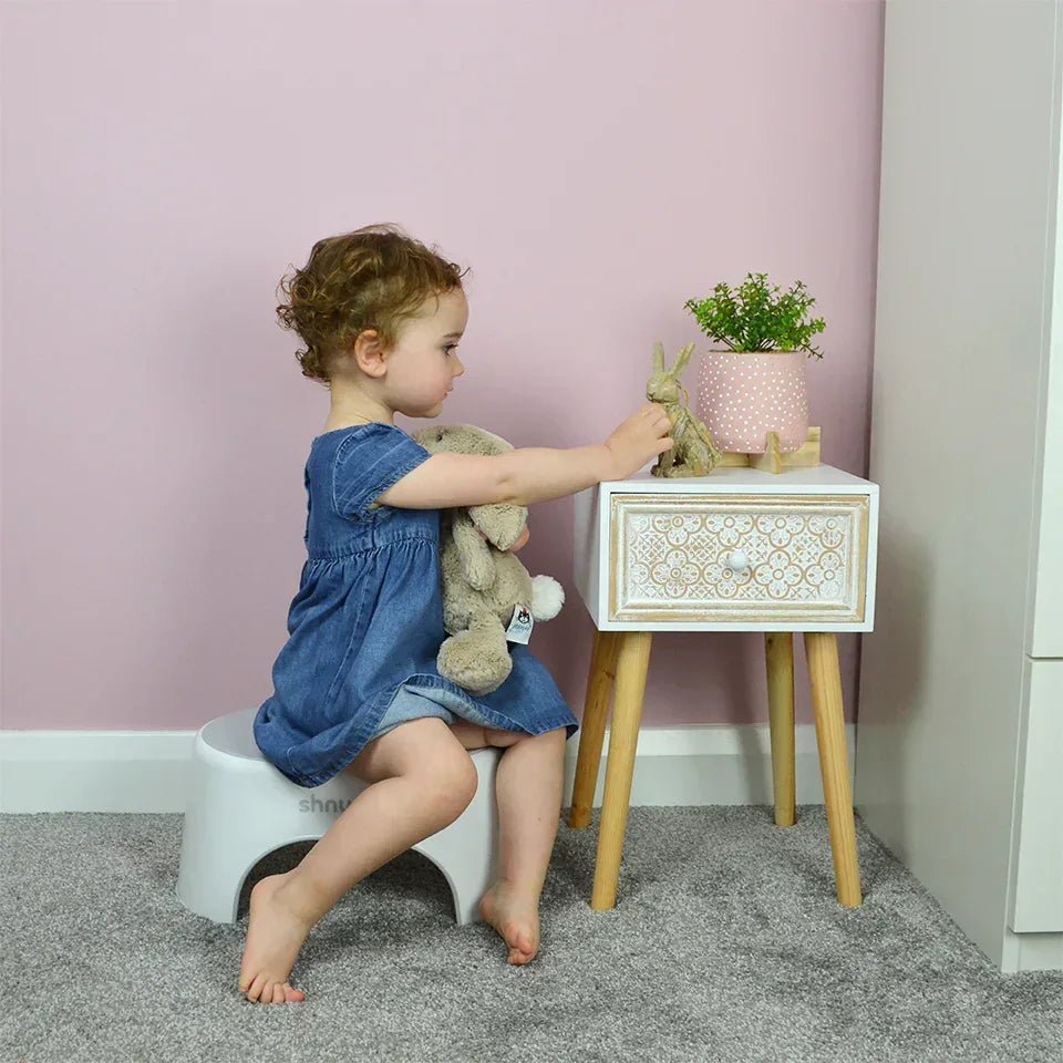 Shnuggle Step Stool - Shnuggle Sturdy Step Stool | Helps Toddlers in the Bathroom | Non - Slip Toilet Step in White and Grey for Kids | Multiuse Step for Toddler Potty Training - Adenzo Comfies