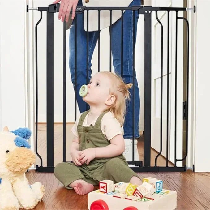 The Moon Brand Secura Baby Safety gate 76 - 80cm with 20cm extension,Auto lock barrier - Extra Wide metal guard - Child safety and pet protection - Perfect fit - adjustable width - Ideal for stair Case – Black - Adenzo Comfies