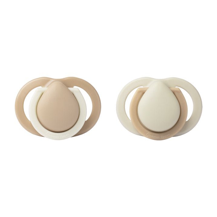 Tommee Tippee 2 × Newborn Silicone Soothers – 0–2 Months, Orthodontic Pacifiers for Boys & Girls, BPA‑Free - Adenzo Comfies