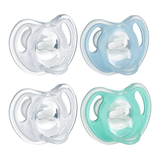 Tommee Tippee Ultra-Light Soothers, 0-6m, 4 Pack, Extra-Lightweight Design, Orthodontic Silicone Teat, Skin-Like Feel, Air Ventilation Holes, BPA-Free Dummy, Girl & Boy Assorted Colors