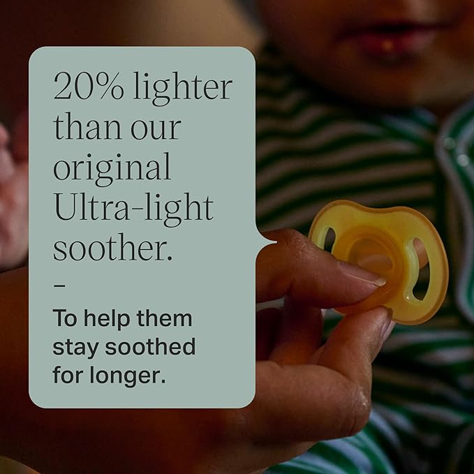 Tommee Tippee Ultra Light Soothers, 0–6m, 2 Pack, Lightweight, Soft Silicone, Extra Comfort