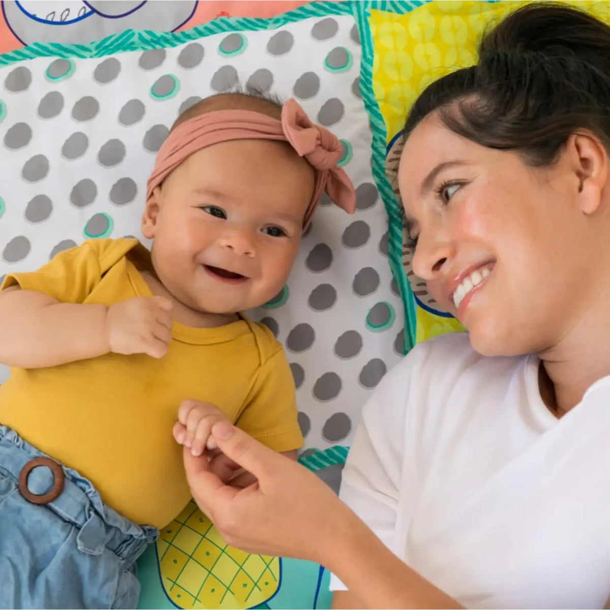Infantino Giant Sensory Discovery Mat with Handle (134.62 x 1 x 121.92 cm) Age- Newborn & Above - Adenzo Comfies